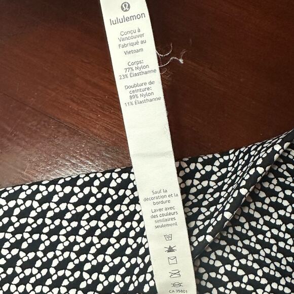 Lululemon In Movement 7/8 Tight Everlux Leggings Black White Print Size 10 - Picture 9 of 12